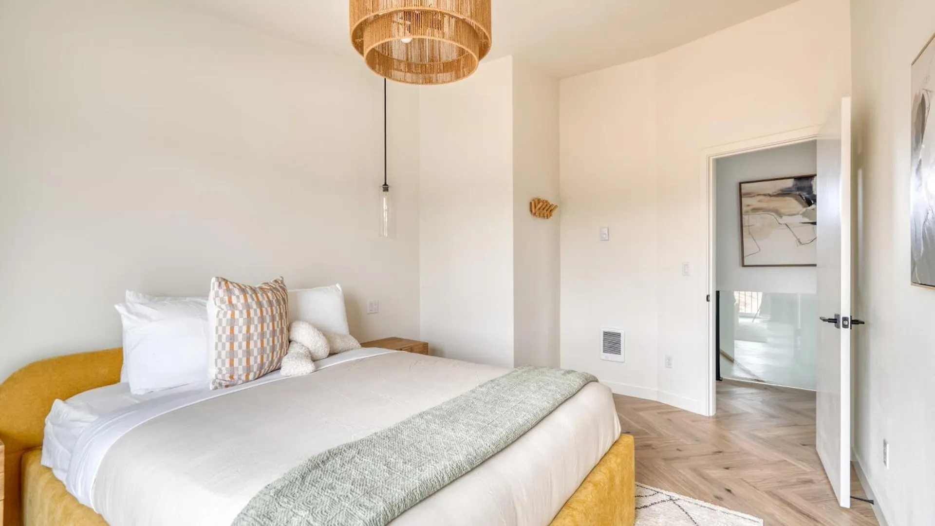 Holiday home Lively Alberta Arts Townhome Portland United States