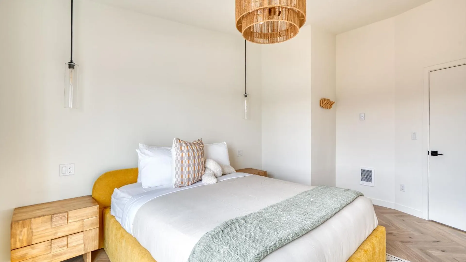 Holiday home Lively Alberta Arts Townhome Portland
