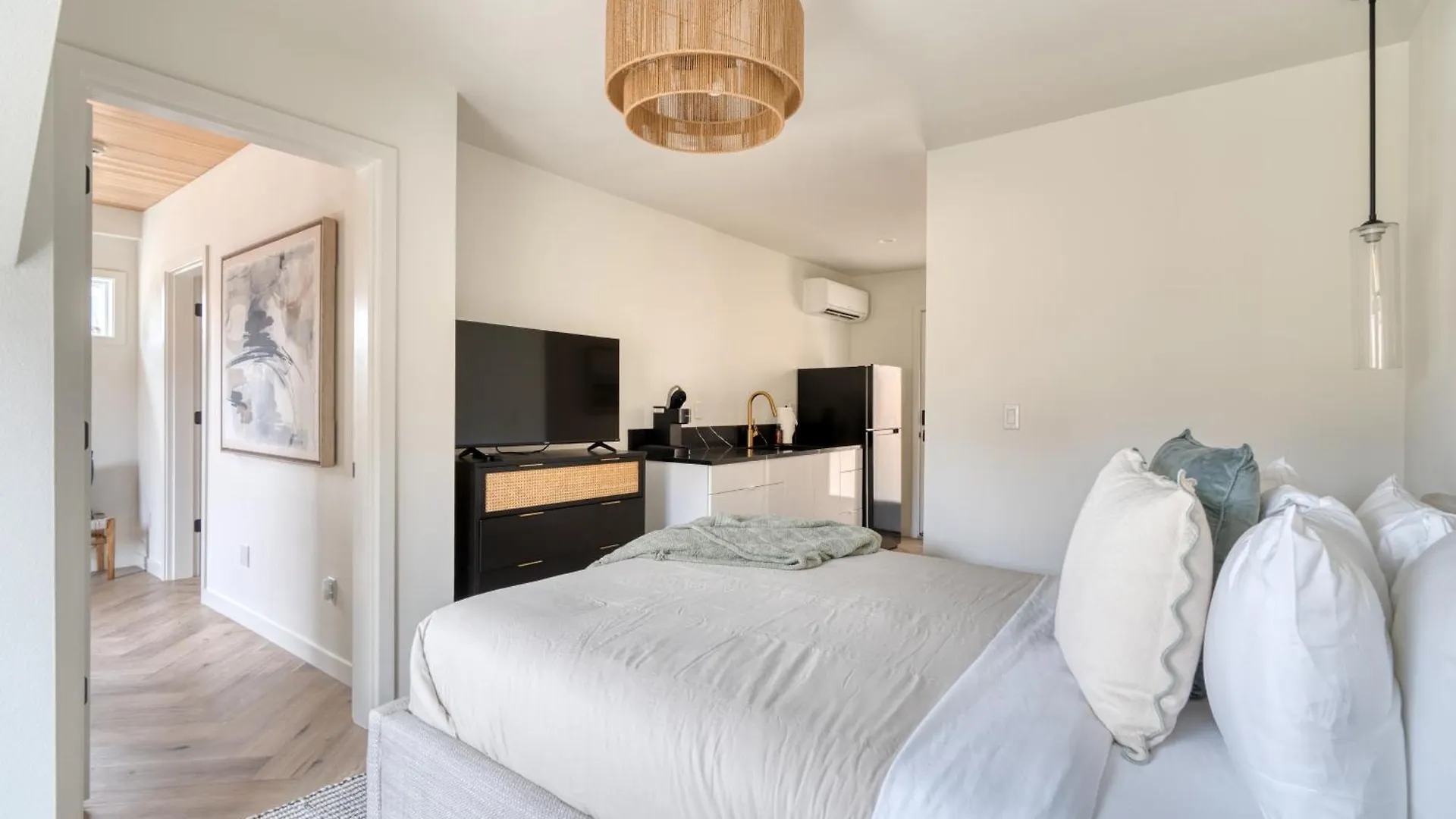 Lively Alberta Arts Townhome Portland Holiday home
