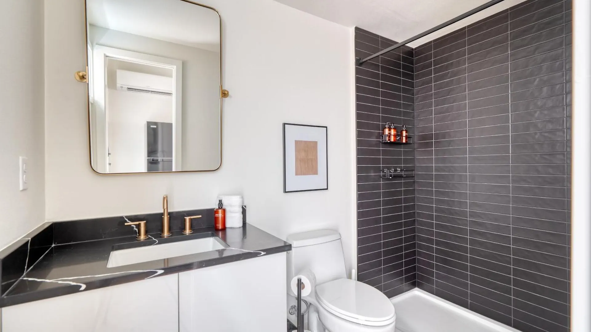 Lively Alberta Arts Townhome Portland Holiday home