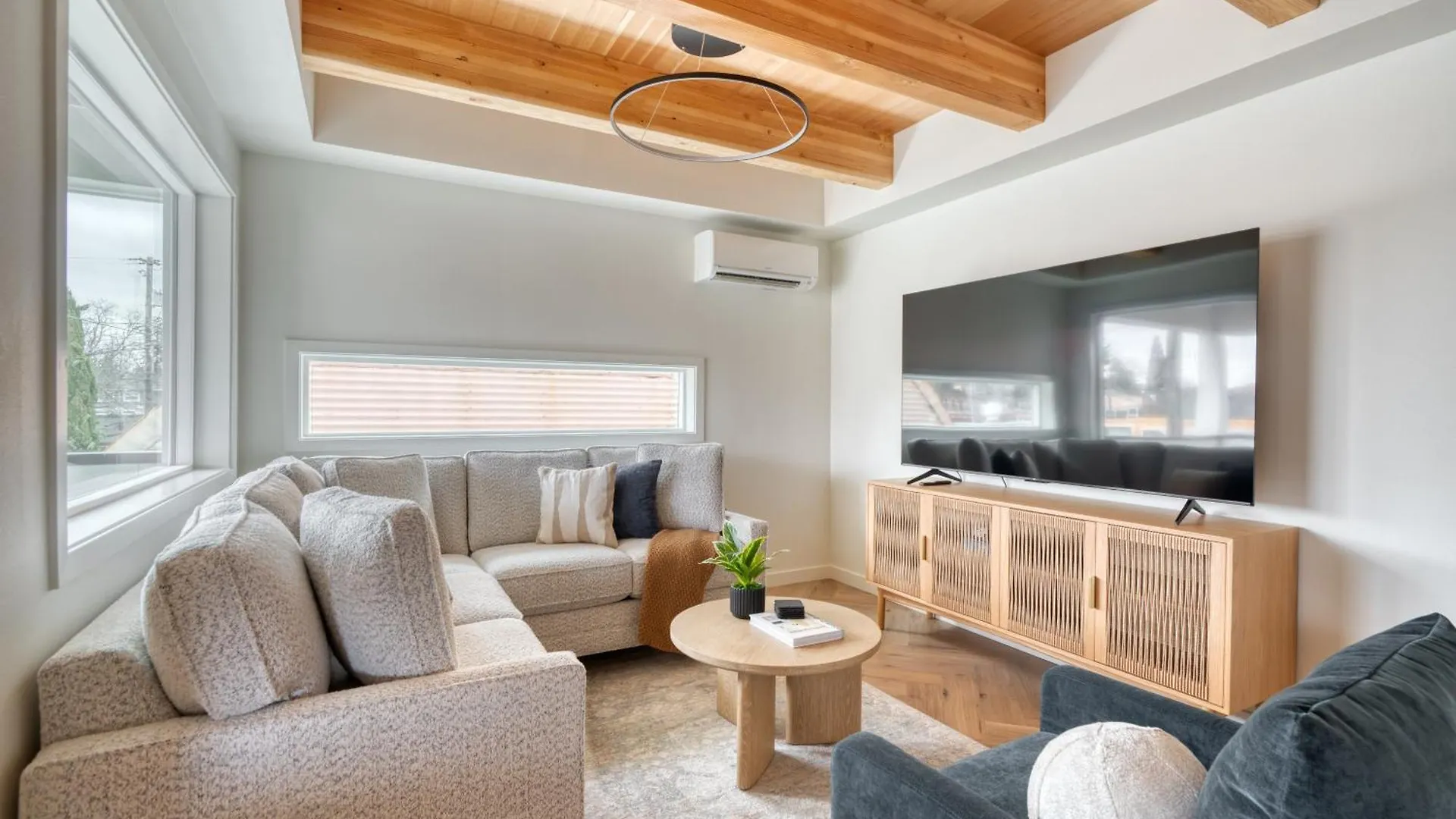 Lively Alberta Arts Townhome Portland